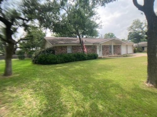 2108 Dawn Dr, Georgetown TX  78628-3308 exterior