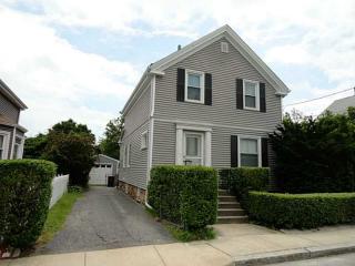 29 Russell Ave, Middletown, RI 02840-1723
