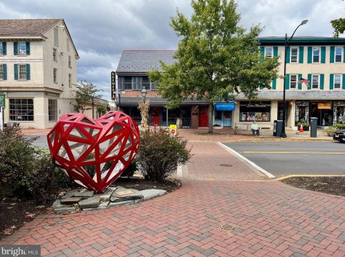 135 Warwick Rd, Tavistock NJ  08033-3706 exterior