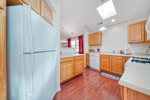 9424 Lenox Ln, Bull Valley, IL 60014-3336