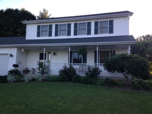 202 Mix St, Oregon, IL 61061-1110
