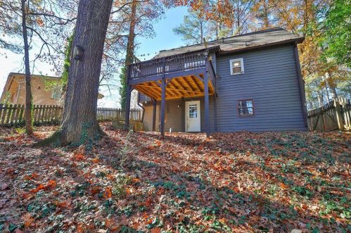 751 San Fernando Dr, Smyrna GA  30080-1437 exterior
