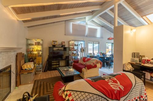 2125 Red Rose Way, Santa Barbara, CA 93109-1234