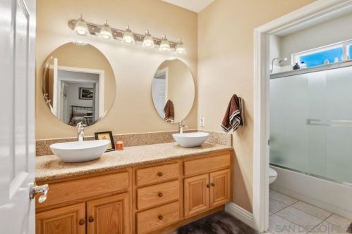 1464 Stanislaus Dr, Chula Vista CA  91913-1478 exterior