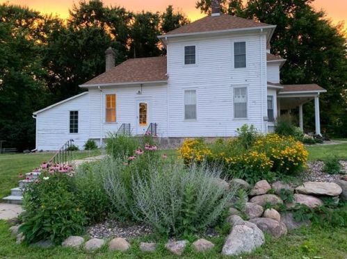 66 Main St, Wanamingo, MN 55983-1517