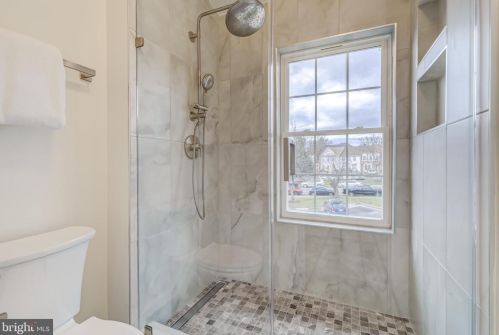 8527 Bauer Dr, Springfield VA  22152-2345 exterior