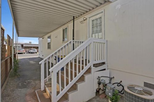 1515 Milpitas Blvd, Milpitas CA  95035-2700 exterior