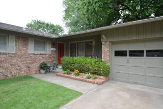 5318 Columbia Pl, Tulsa OK  74105-7340 exterior