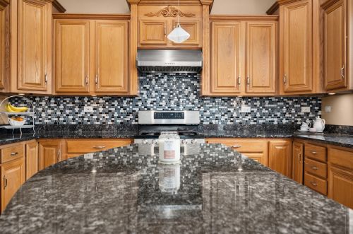 1826 Luther Lowell Ln, Sycamore IL  60178-8751 exterior