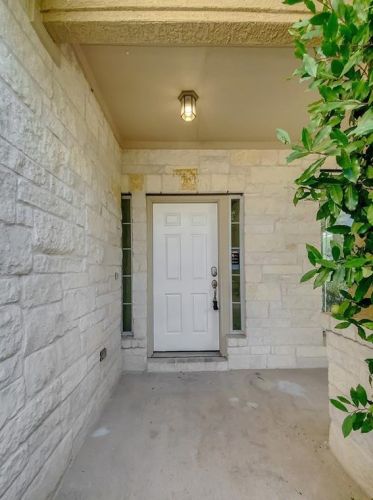 14313 Broadwinged Hawk Dr, Austin TX  exterior