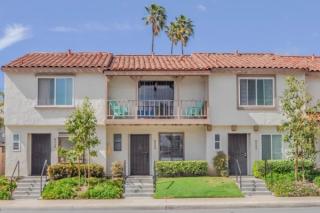 9220 Carlton Oaks Dr, Santee, CA 92071-2975