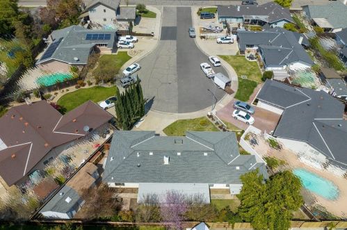 2510 Deanna Ct, Turlock, CA 95382-2124
