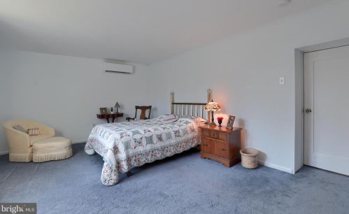 946 Salisbury Ct, Lancaster PA  17601-5164 exterior