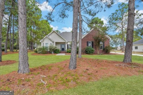 2068 Pinemount Blvd, Statesboro, GA 30461-2358