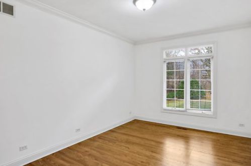 1 Clubside Ct, Willowbrook IL  60527-8129 exterior