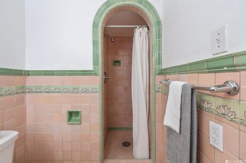 1306 Gilman Ave, San Francisco CA 94124-3243 exterior