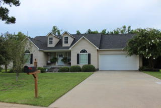 117 Pinewood Dr, Tifton, GA 31793-5754