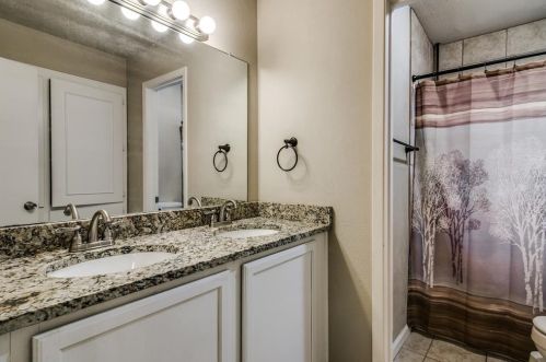 4209 Tynes Dr, Garland TX 75042-4637 exterior