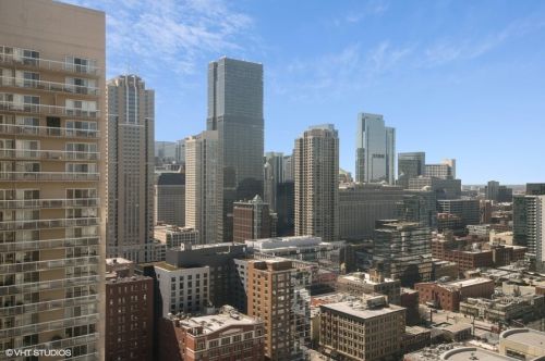 33 Ontario St, Chicago IL  60654-7760 exterior