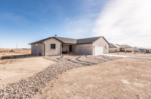 1674 Calle Rosa Dr, Pueblo, CO 81007-3437