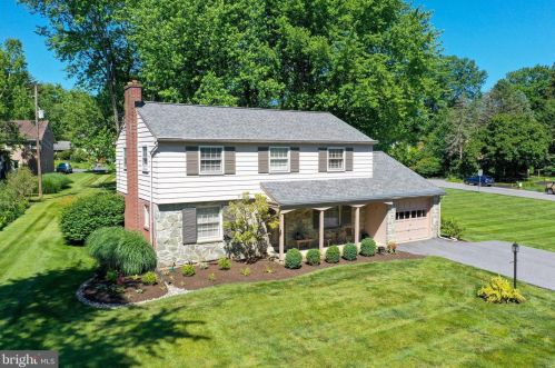 1845 Rockford Ln, Lancaster, PA 17601-5028