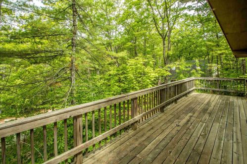 5 Oak Ridge Rd, Madison, NH 03849-5240