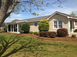 293 Benjamin H Hill Dr, Fitzgerald, GA 31750-8696