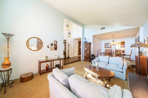 1640 Carnelian St, Anaheim CA  92802-2416 exterior