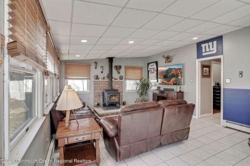 50 David Ter, Tinton Falls NJ 07701-6202 exterior