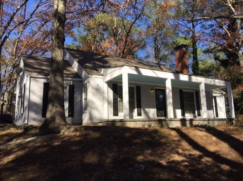 2209 Connally Dr, Atlanta GA  30344-1107 exterior
