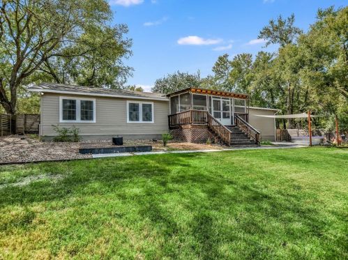 6207 Betty Cook Dr, Austin TX  78723-3313 exterior