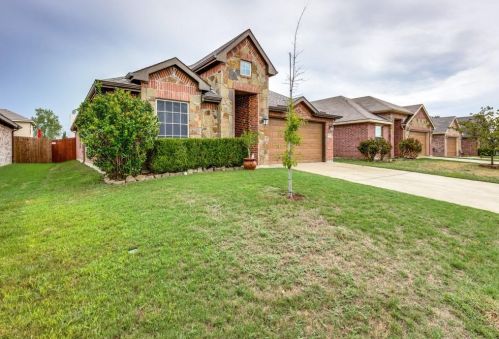 6521 Chalk River Dr, Fort Worth, TX 76179-2579
