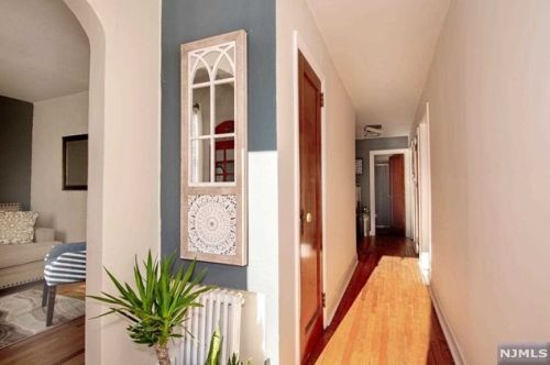83 4th St, Wood-Ridge, NJ 07075-2207