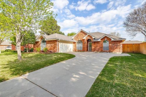 3212 Riverwood Dr, Fort Worth TX  76116-9560 exterior