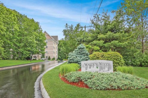 4 Henry David Dr, Nashua, NH 03062-1937