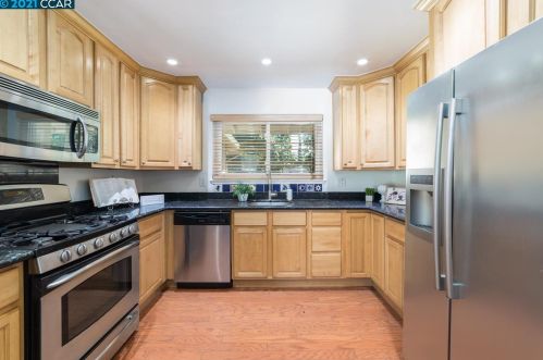 866 San Simeon Ct, Concord CA  94518-2316 exterior