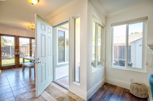 5114 Scenic Ave, Livermore, CA 94551-1059