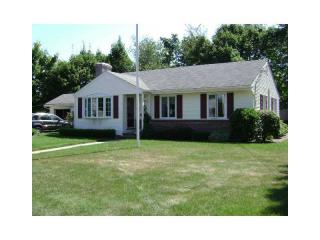 10 Tropical Ct, Warwick, RI 02886-2132