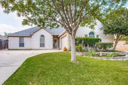 14 Enchanted Ct, Midlothian TX  76063-5172 exterior