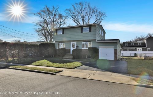 29 Bucknell Dr, Hazlet, NJ 07730-2303