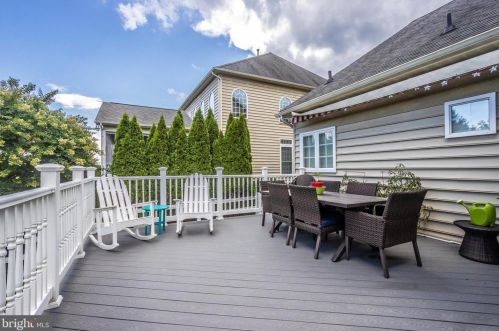 8 Farmstead Pl, Middletown MD  21769-7742 exterior