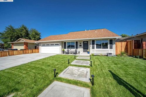 973 Hanover St, Livermore, CA 94551-1555