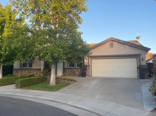 10325 Moura Ct, Elk Grove, CA 95757-3410