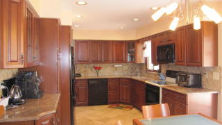 276 Linden Rd, Wayne, NJ 07470-6244