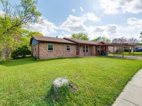 5912 Saramac Dr, Fort Worth TX  76148-3101 exterior