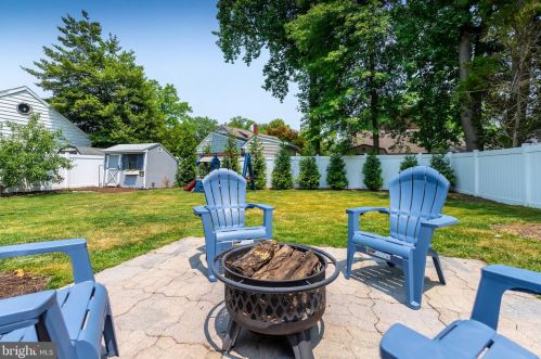 1205 Oakwood Rd, Haddonfield NJ 08033-3632 exterior