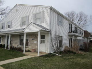 2230 Flower Ct, Schaumburg, IL 60194-2518