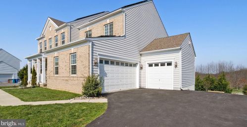 1008 Oakwood Manor Dr, Sandy Spring, MD 20860-1067