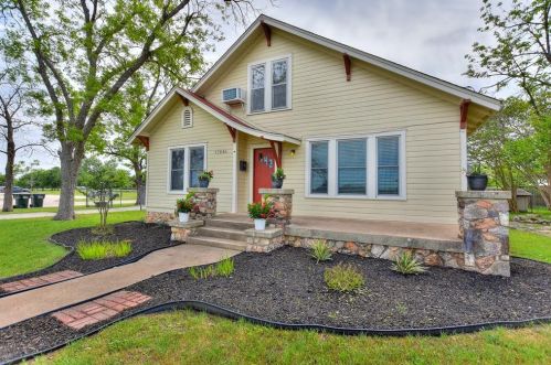 1708 Olive St, Georgetown, TX 78626-8151