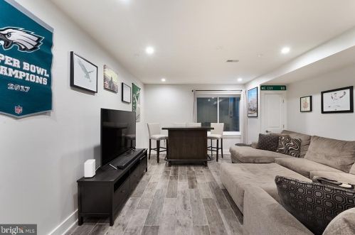 1225 5 St, Philadelphia PA 19122-5234 exterior